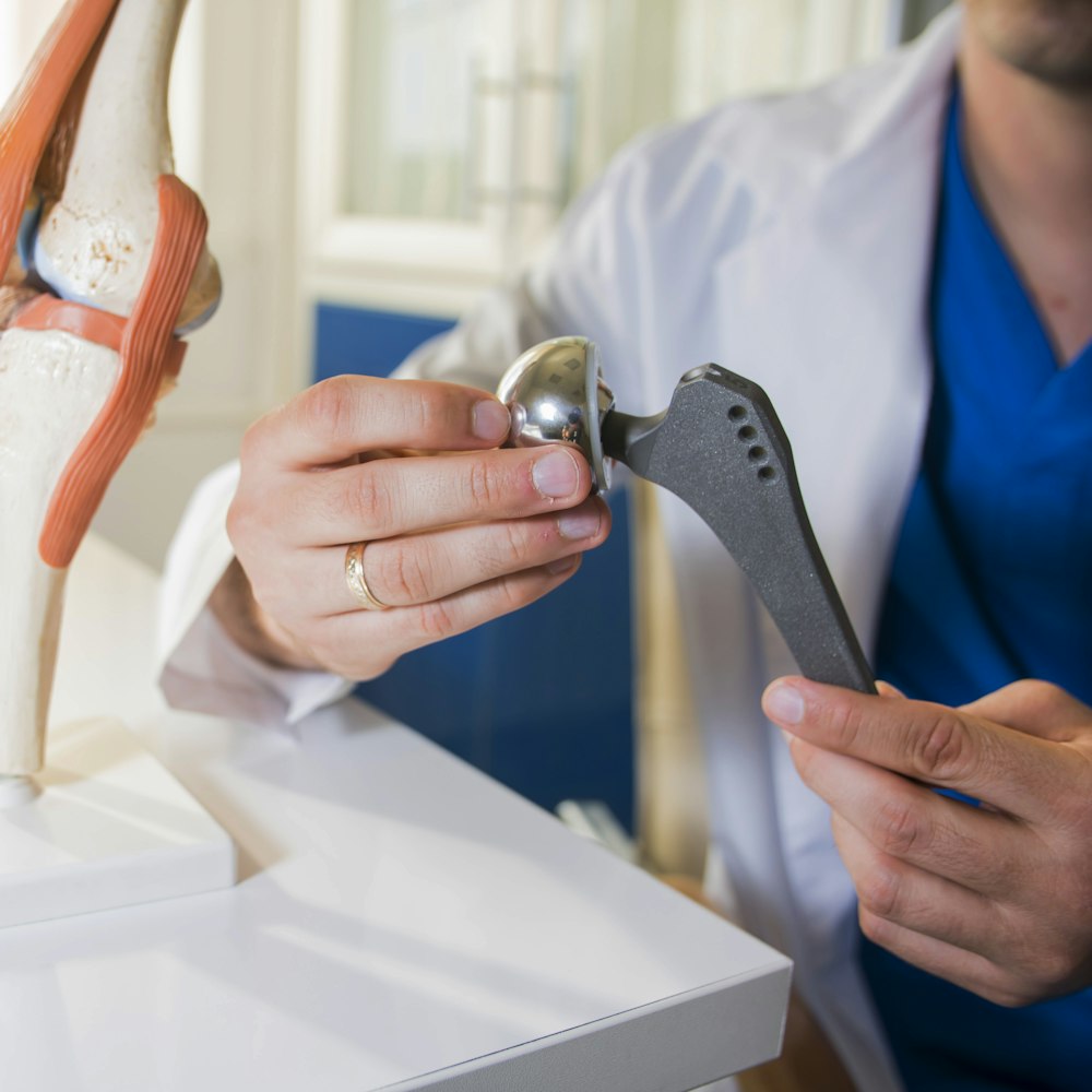 Joint implant device