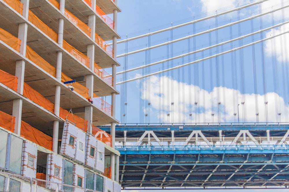 Construction building and Brooklyn bridge in background