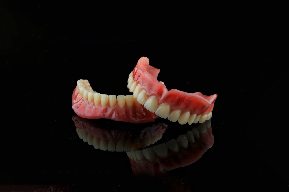 Discolored dentures