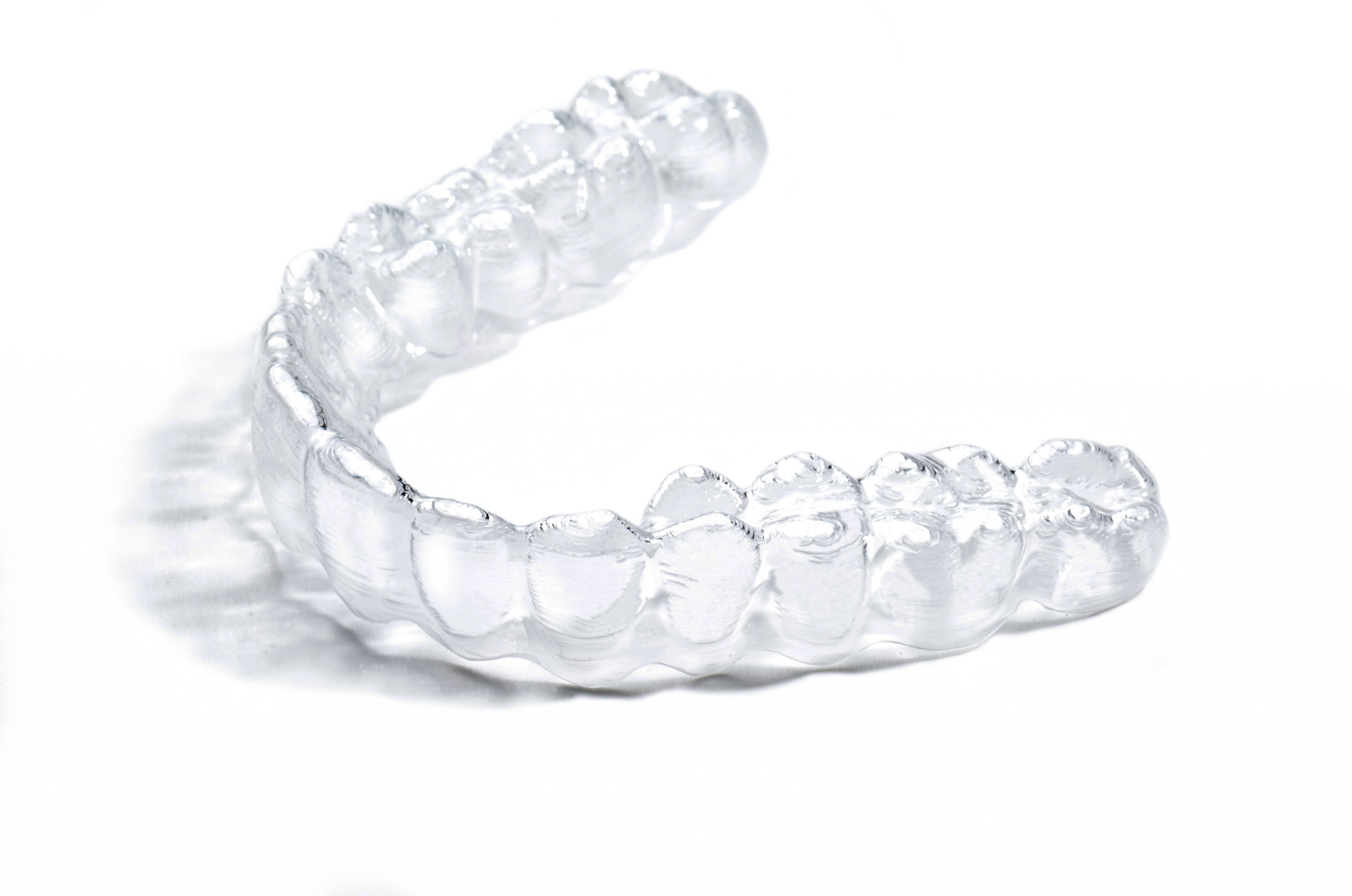 Invisalign. Ортодонтическая Капа элайнеры. Каппы Инвизилайн. Ортодонт каппы элайнеры. Элайнеры Инвизилайн.