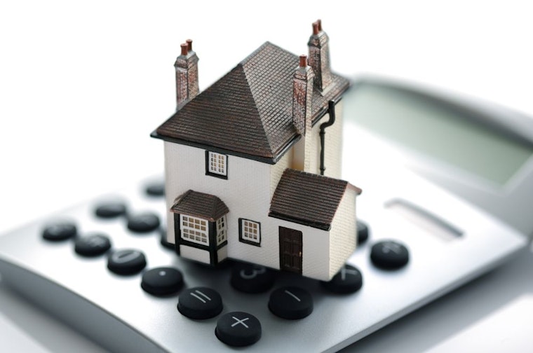 toy house on calculator